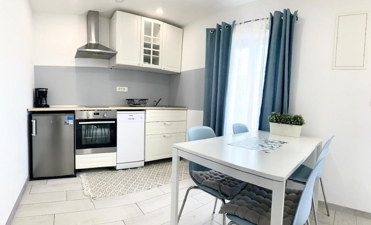 Apartment Ana Sea View Макарска Екстериор снимка